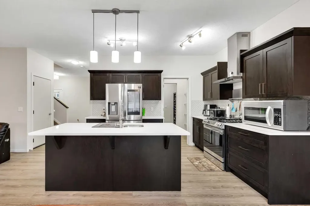 262 Hillcrest Heights SW Airdrie AB T4B3Z2