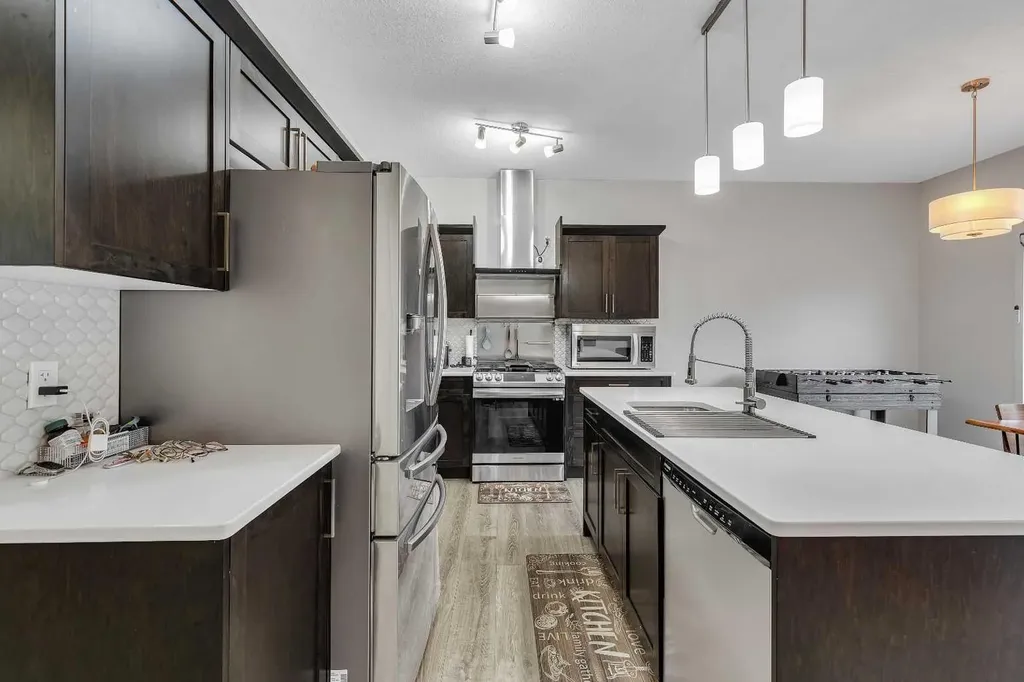262 Hillcrest Heights SW Airdrie AB T4B3Z2