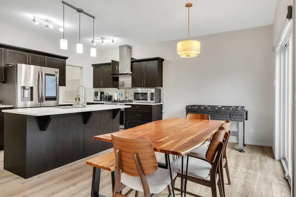 262 Hillcrest Heights SW Airdrie AB T4B3Z2