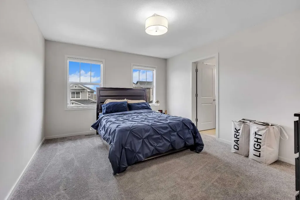 262 Hillcrest Heights SW Airdrie AB T4B3Z2