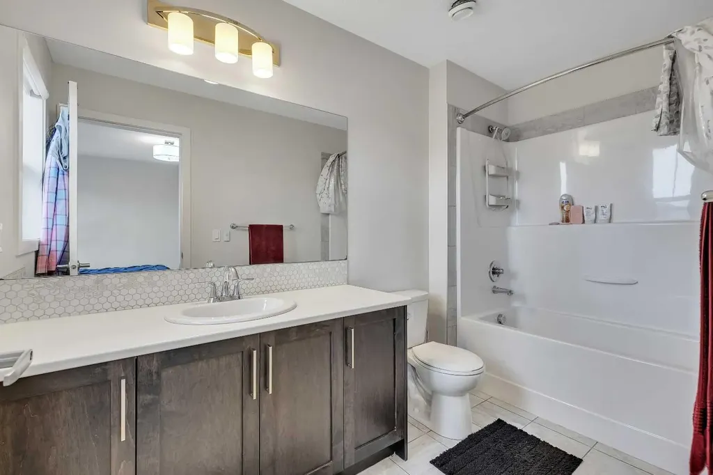 262 Hillcrest Heights SW Airdrie AB T4B3Z2