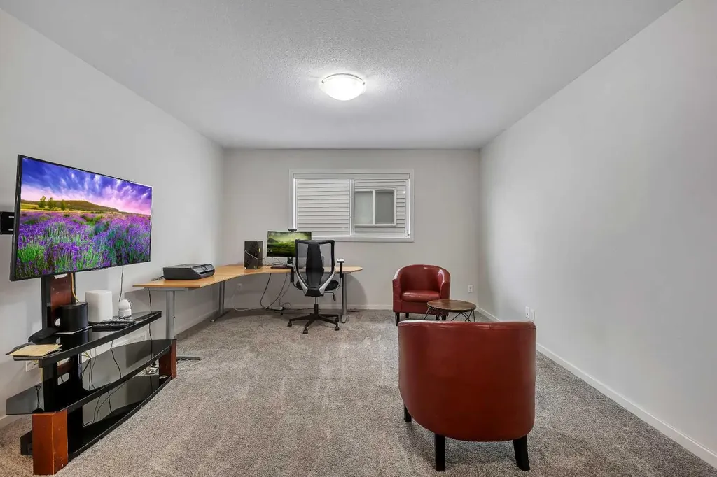 262 Hillcrest Heights SW Airdrie AB T4B3Z2