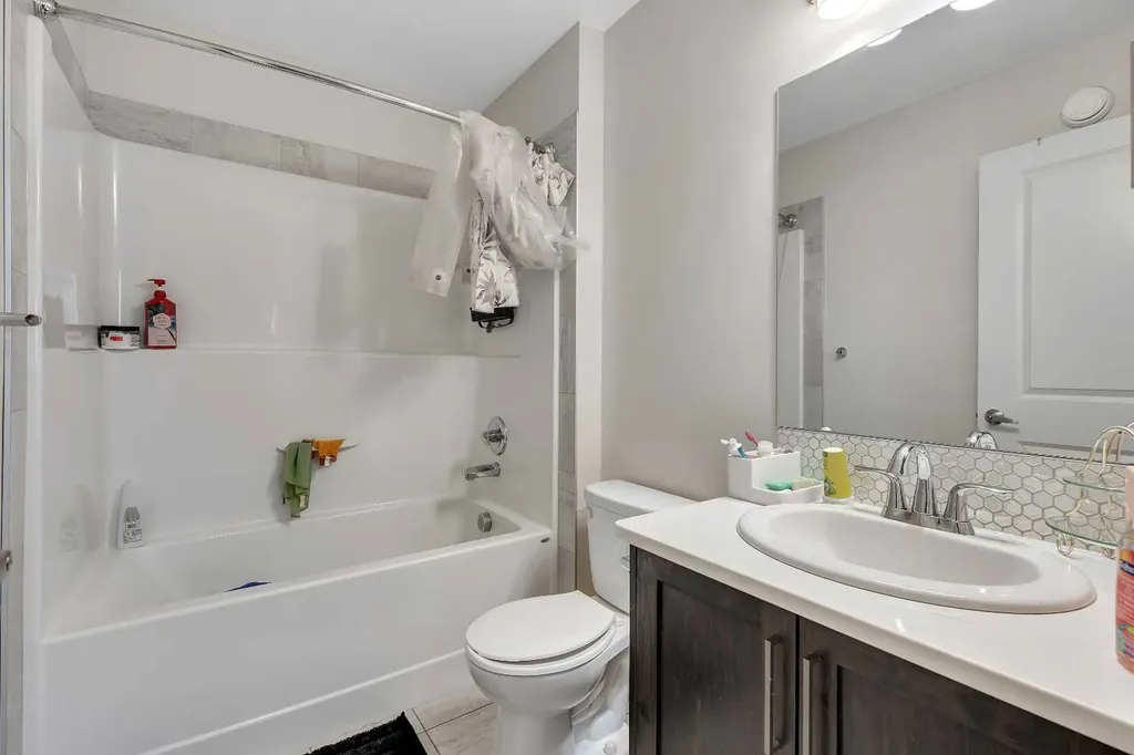 262 Hillcrest Heights SW Airdrie AB T4B3Z2