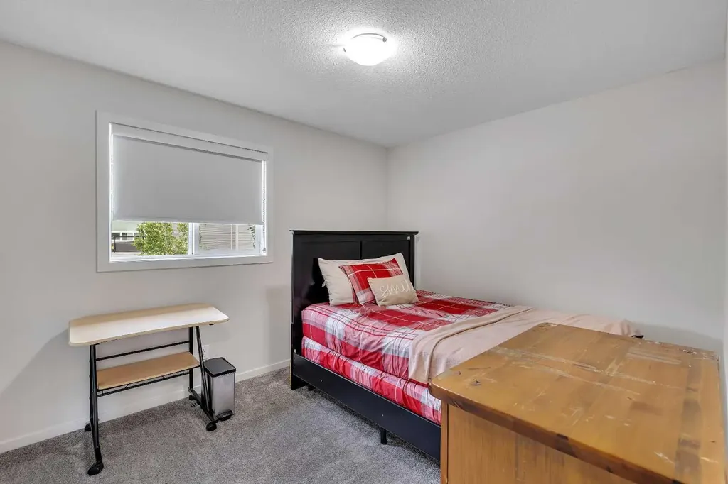 262 Hillcrest Heights SW Airdrie AB T4B3Z2