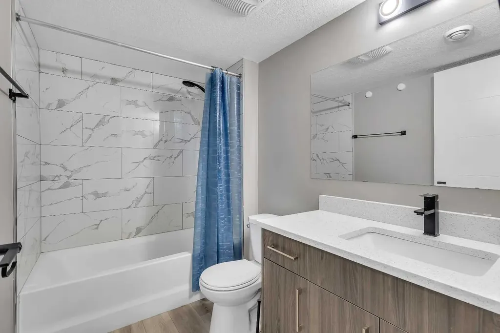 262 Hillcrest Heights SW Airdrie AB T4B3Z2