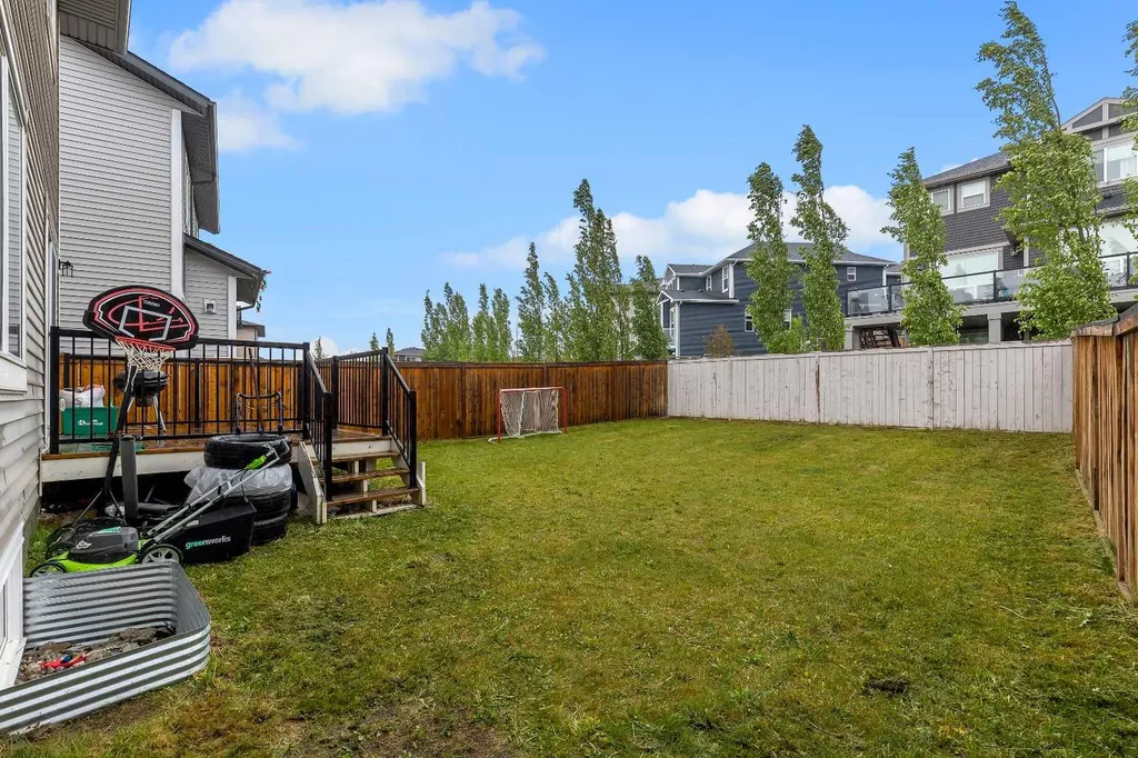 262 Hillcrest Heights SW Airdrie AB T4B3Z2