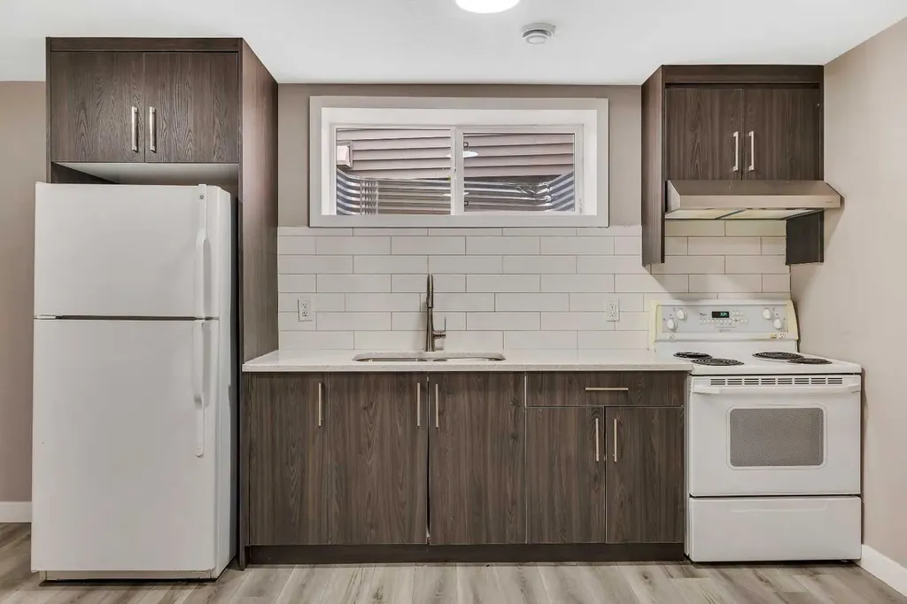 262 Hillcrest Heights SW Airdrie AB T4B3Z2