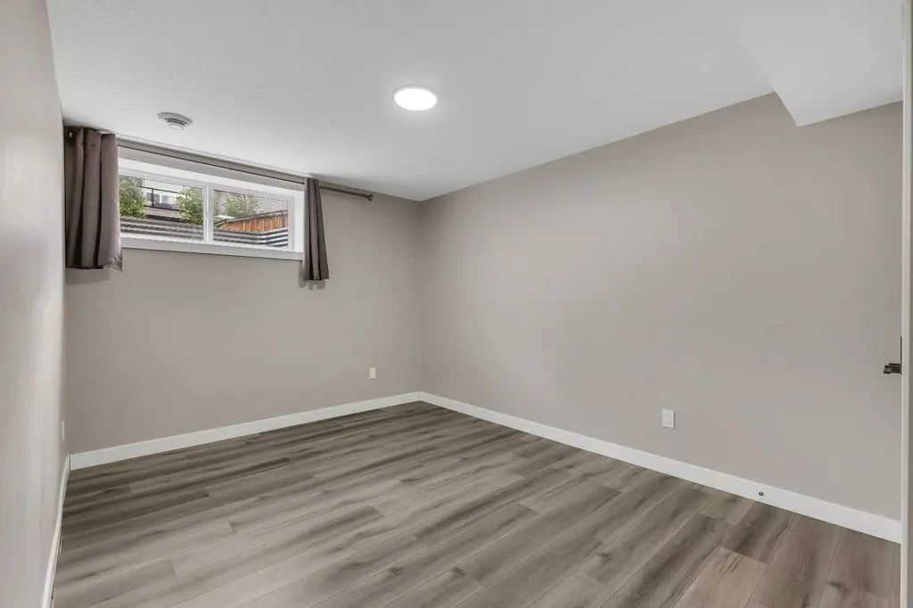 262 Hillcrest Heights SW Airdrie AB T4B3Z2