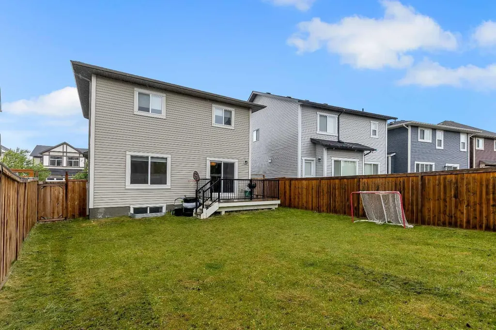 262 Hillcrest Heights SW Airdrie AB T4B3Z2