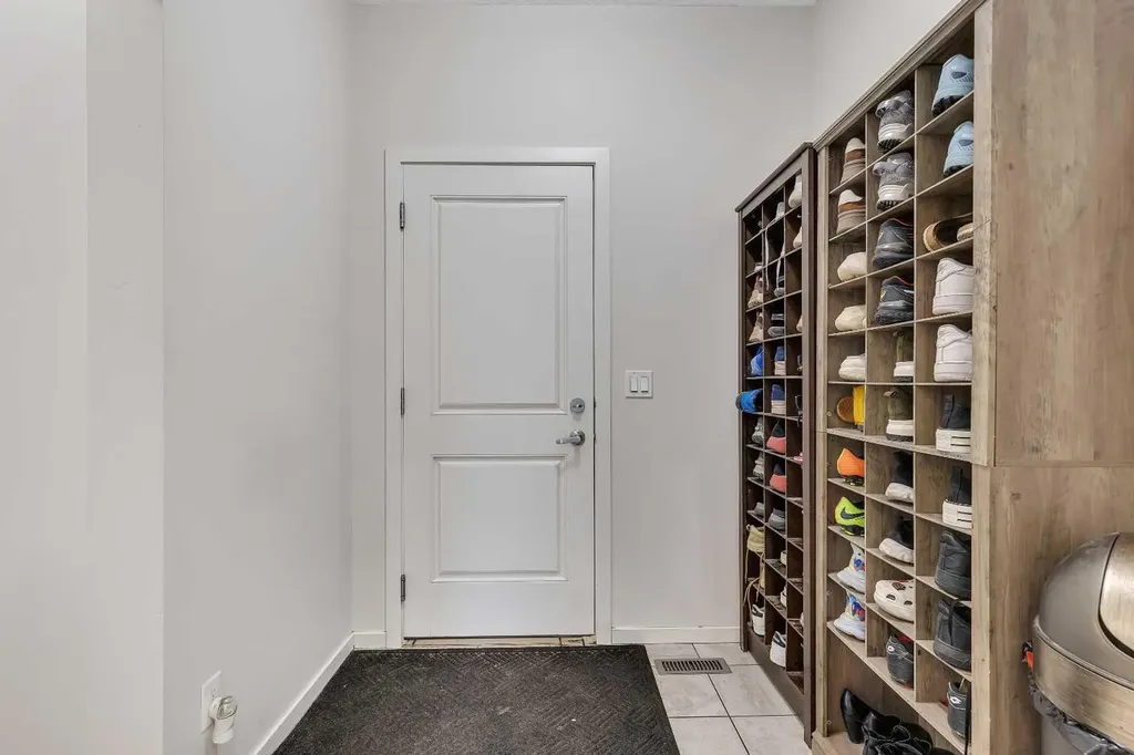 262 Hillcrest Heights SW Airdrie AB T4B3Z2