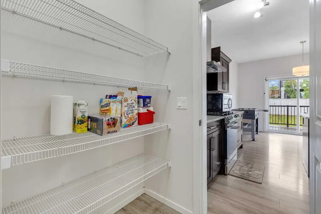 262 Hillcrest Heights SW Airdrie AB T4B3Z2
