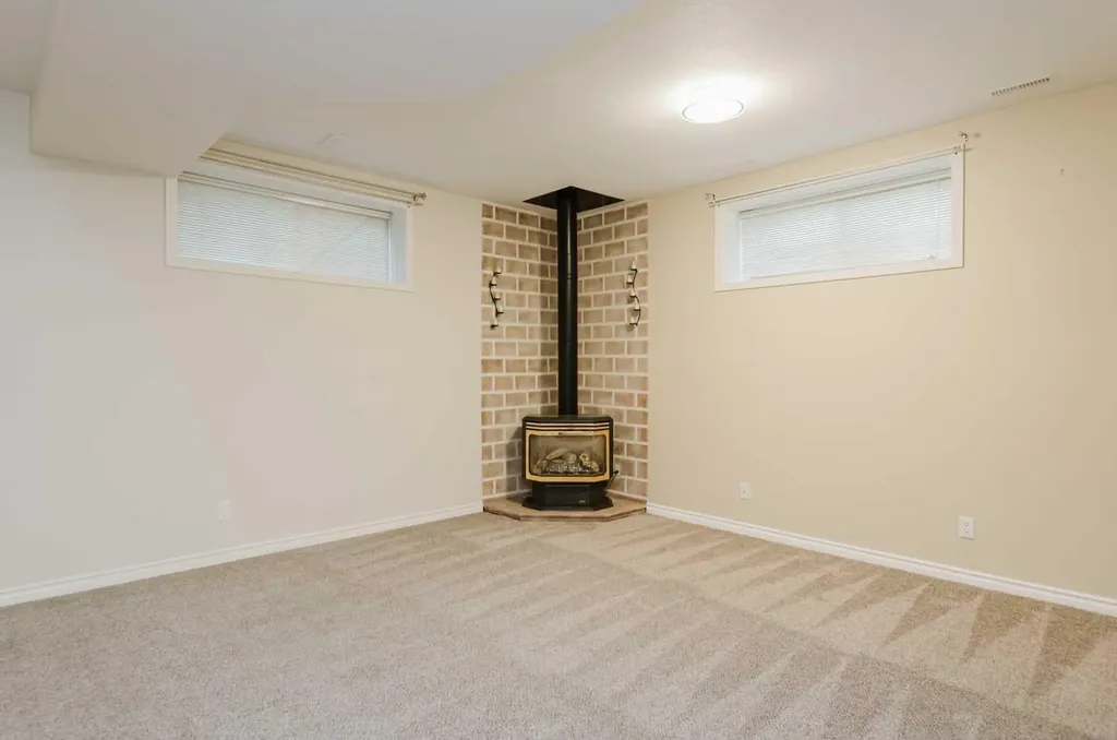 203 Pinnacle Way Grande Prairie AB T8W 2S9
