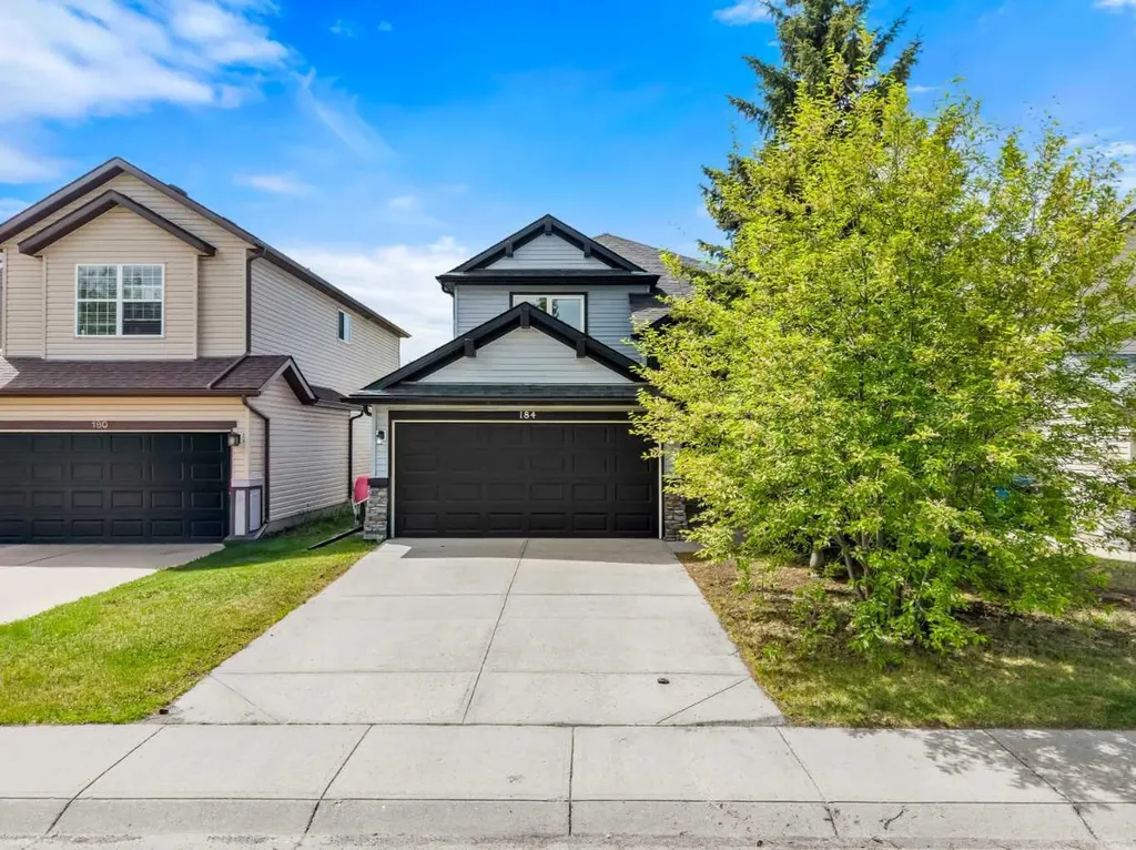 184 Somerglen Common SW Calgary AB T2Y 4E8