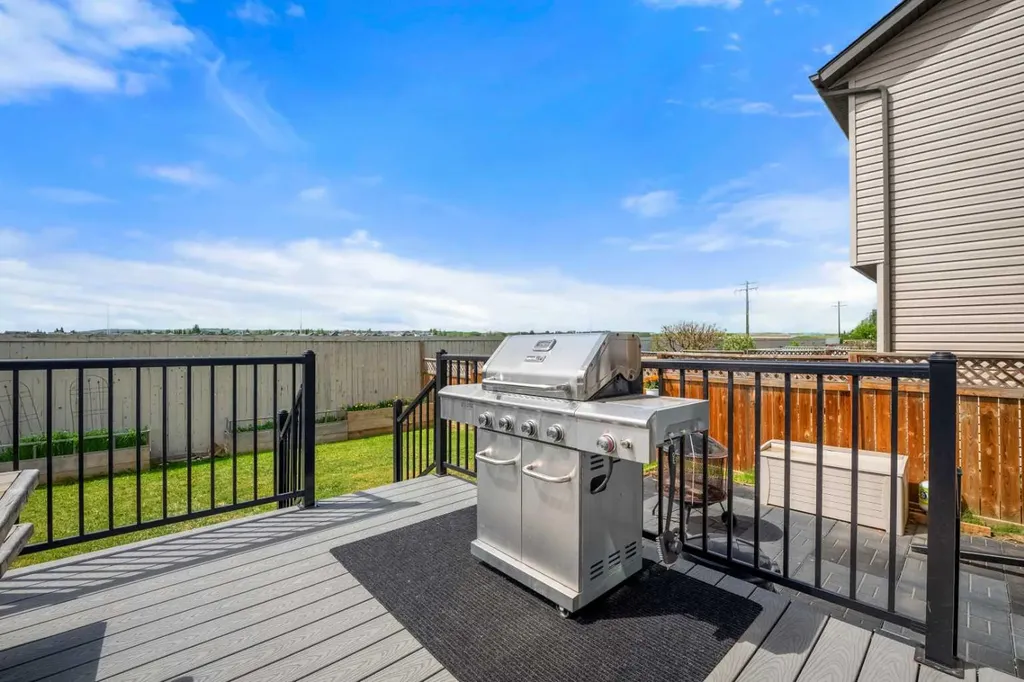 184 Somerglen Common SW Calgary AB T2Y 4E8