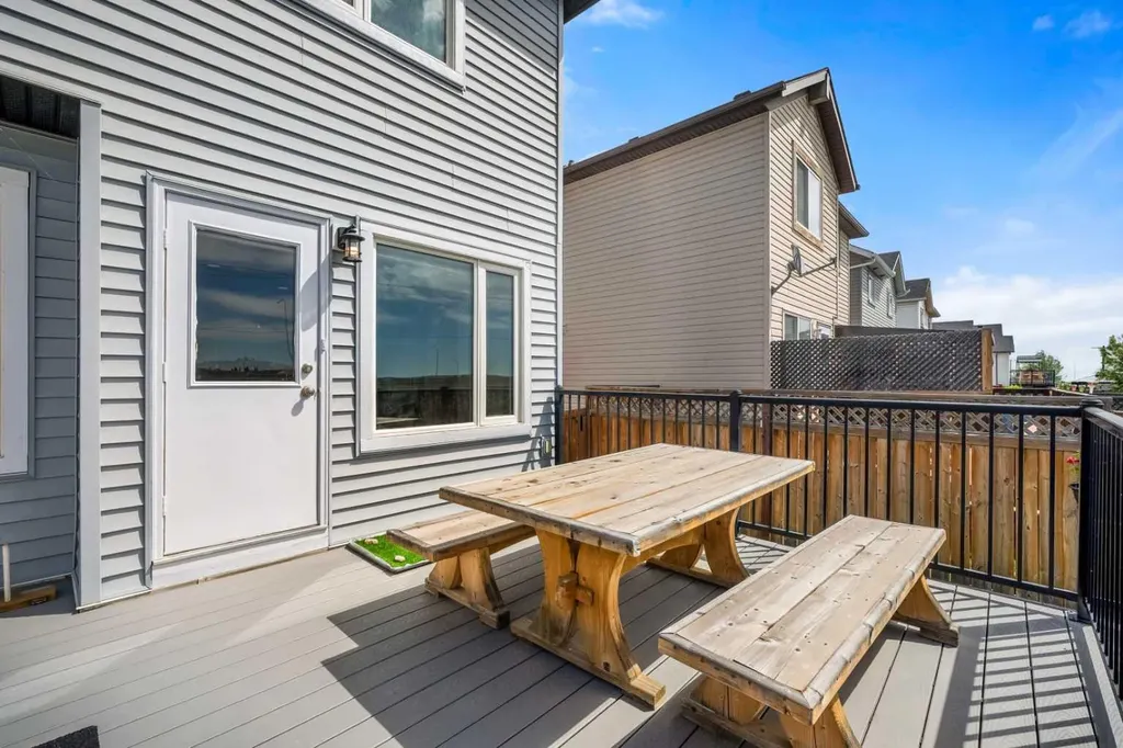 184 Somerglen Common SW Calgary AB T2Y 4E8
