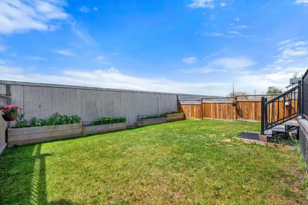 184 Somerglen Common SW Calgary AB T2Y 4E8