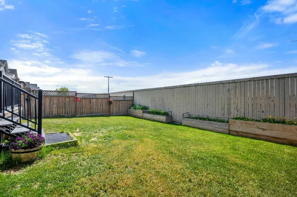 184 Somerglen Common SW Calgary AB T2Y 4E8
