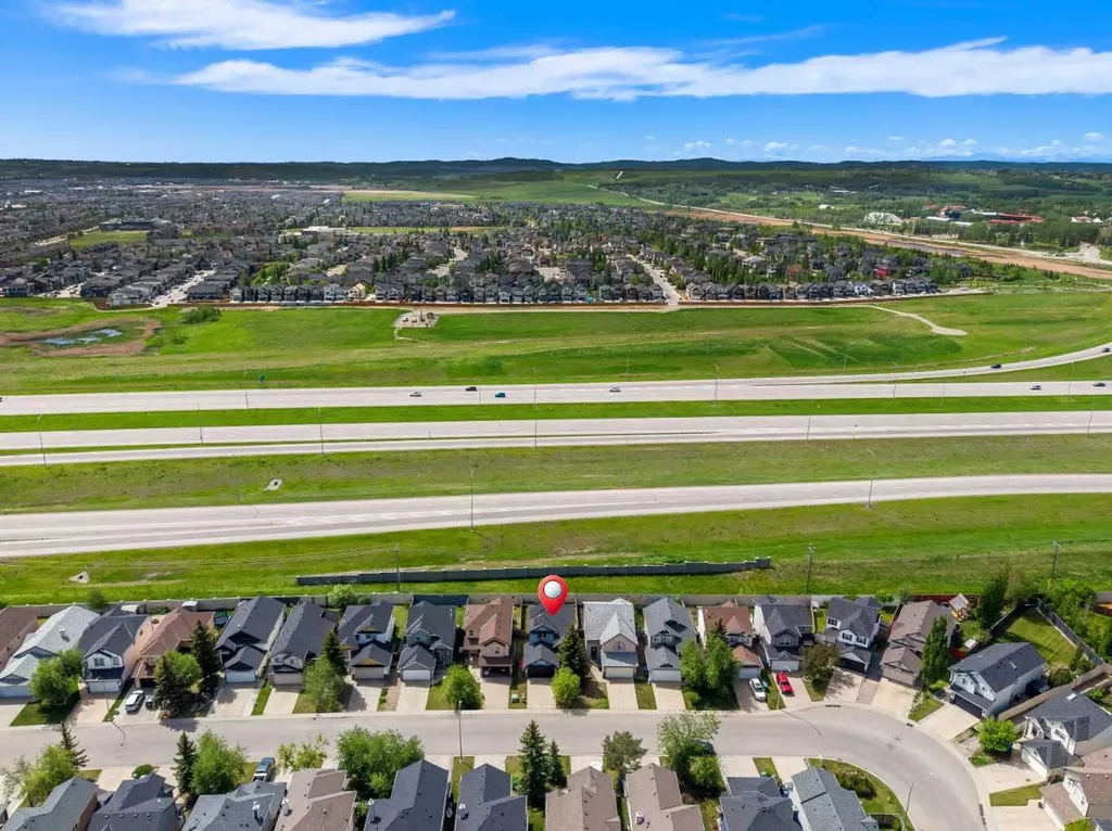 184 Somerglen Common SW Calgary AB T2Y 4E8