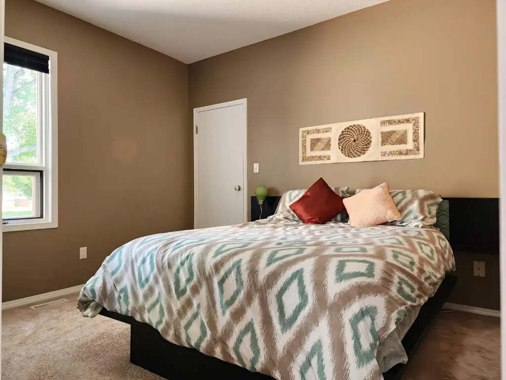 4813 4 Street W Claresholm AB T0L 0T0
