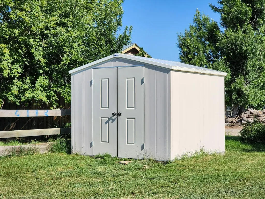4813 4 Street W Claresholm AB T0L 0T0