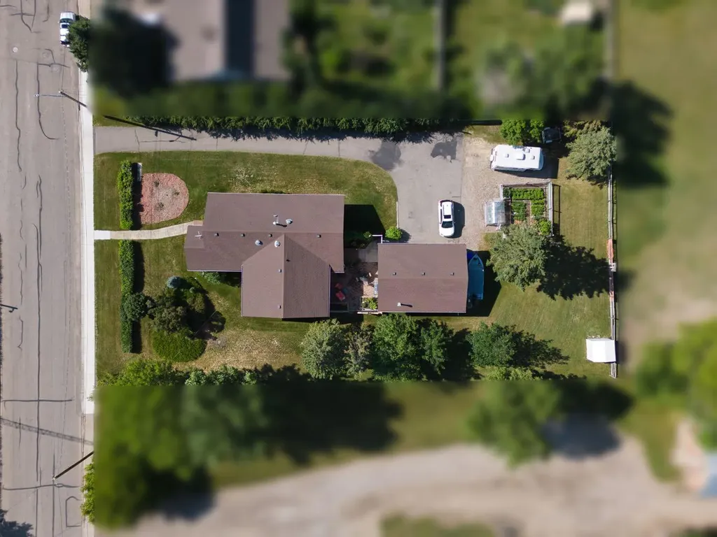 4813 4 Street W Claresholm AB T0L 0T0