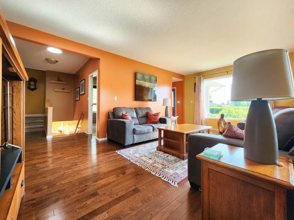 4813 4 Street W Claresholm AB T0L 0T0