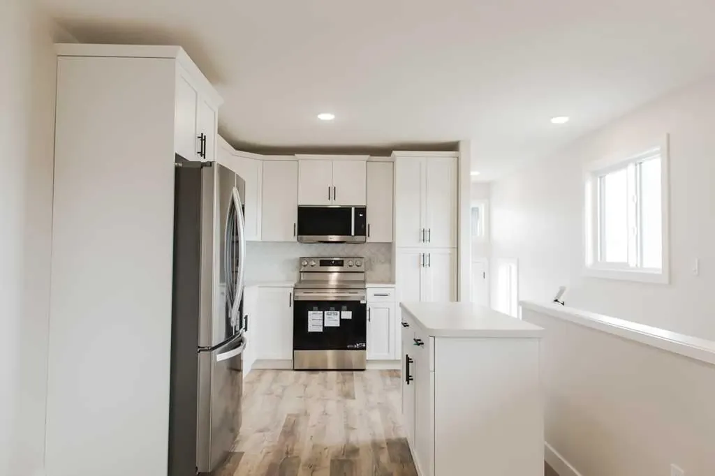 9505 114 Avenue Clairmont AB T8X 0W7