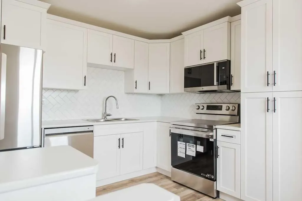 9505 114 Avenue Clairmont AB T8X 0W7