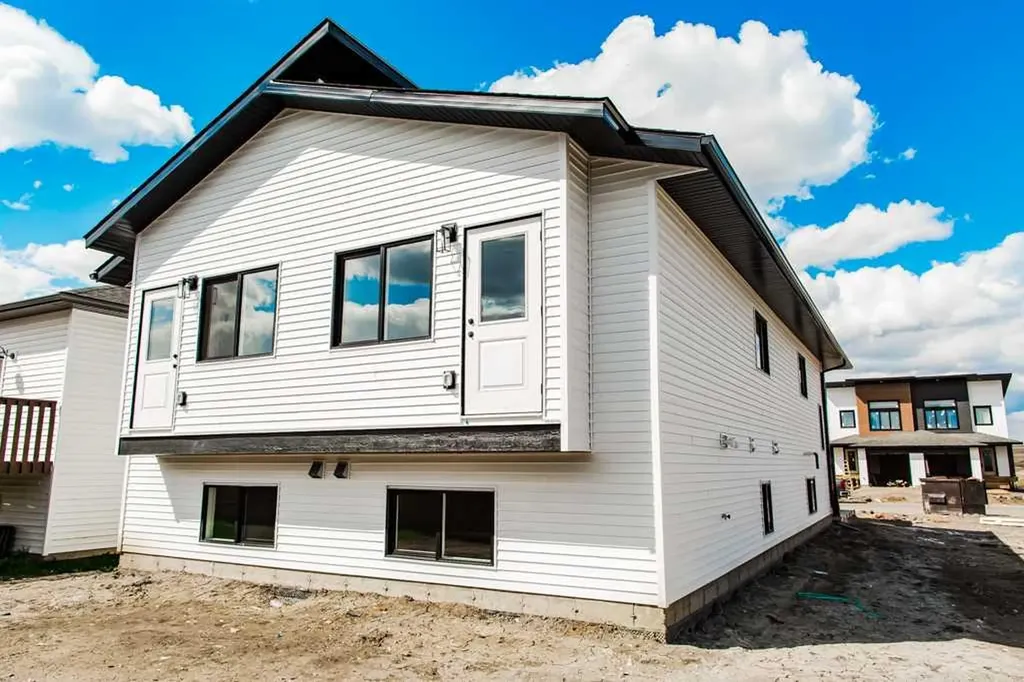 9505 114 Avenue Clairmont AB T8X 0W7