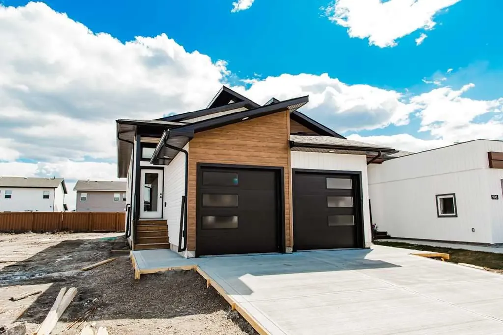 9505 114 Avenue Clairmont AB T8X 0W7