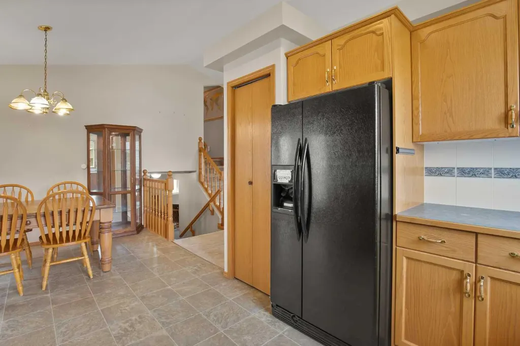 6014 44 Street Crescent Innisfail AB T4G 1L2