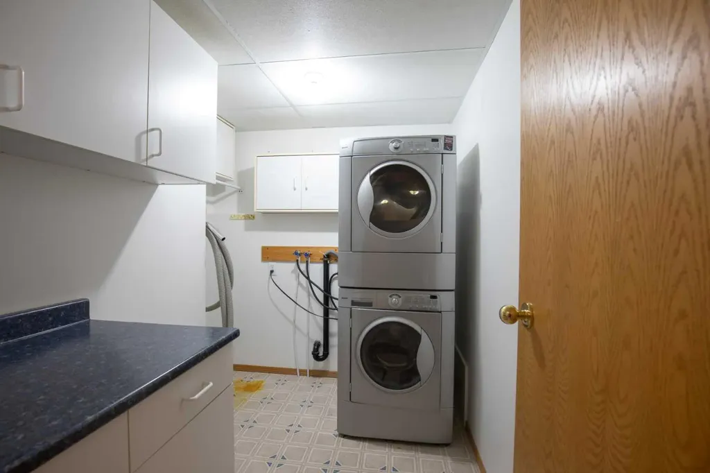 6014 44 Street Crescent Innisfail AB T4G 1L2