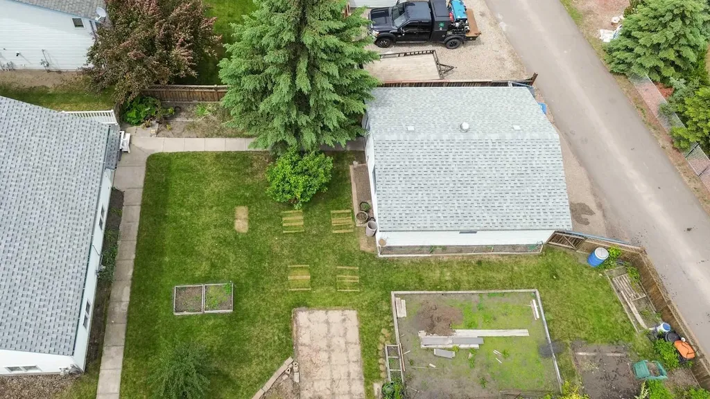 6014 44 Street Crescent Innisfail AB T4G 1L2