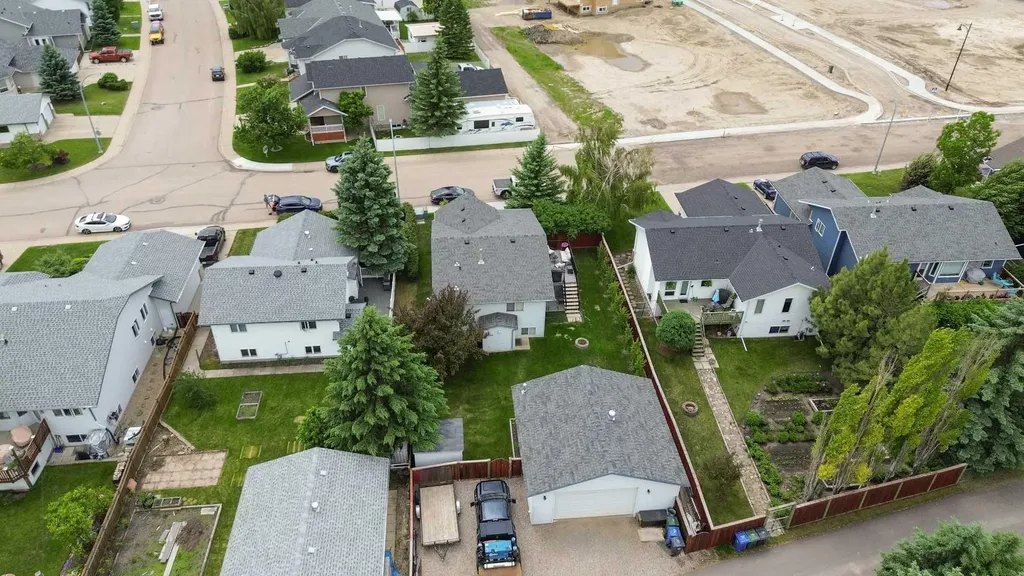6014 44 Street Crescent Innisfail AB T4G 1L2