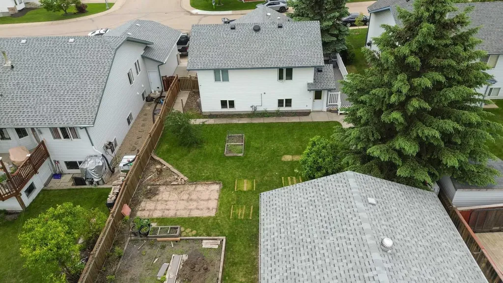 6014 44 Street Crescent Innisfail AB T4G 1L2