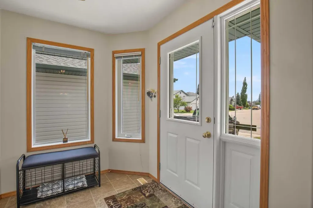 6014 44 Street Crescent Innisfail AB T4G 1L2