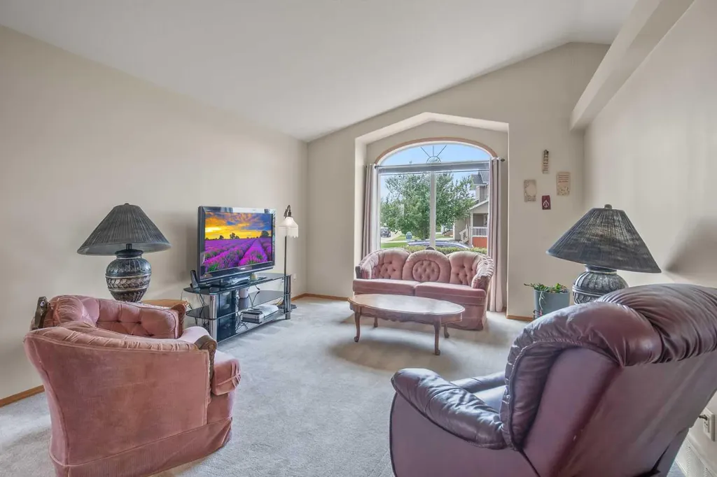 6014 44 Street Crescent Innisfail AB T4G 1L2