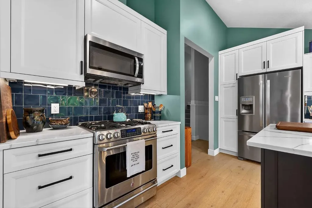 27 Bow Village Crescent NW Calgary AB T3B 4X1