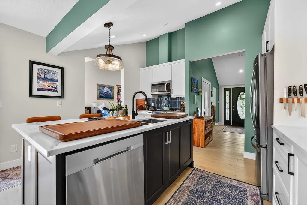 27 Bow Village Crescent NW Calgary AB T3B 4X1