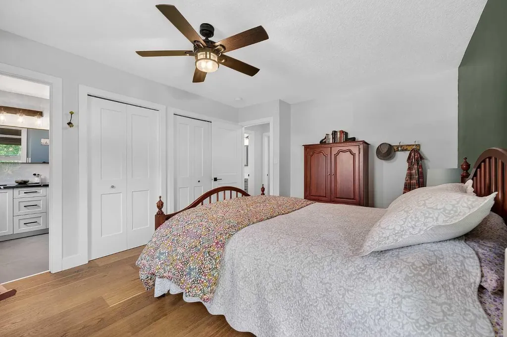 27 Bow Village Crescent NW Calgary AB T3B 4X1