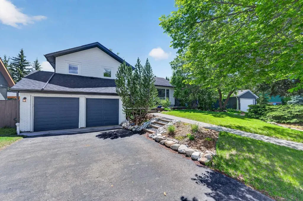 27 Bow Village Crescent NW Calgary AB T3B 4X1