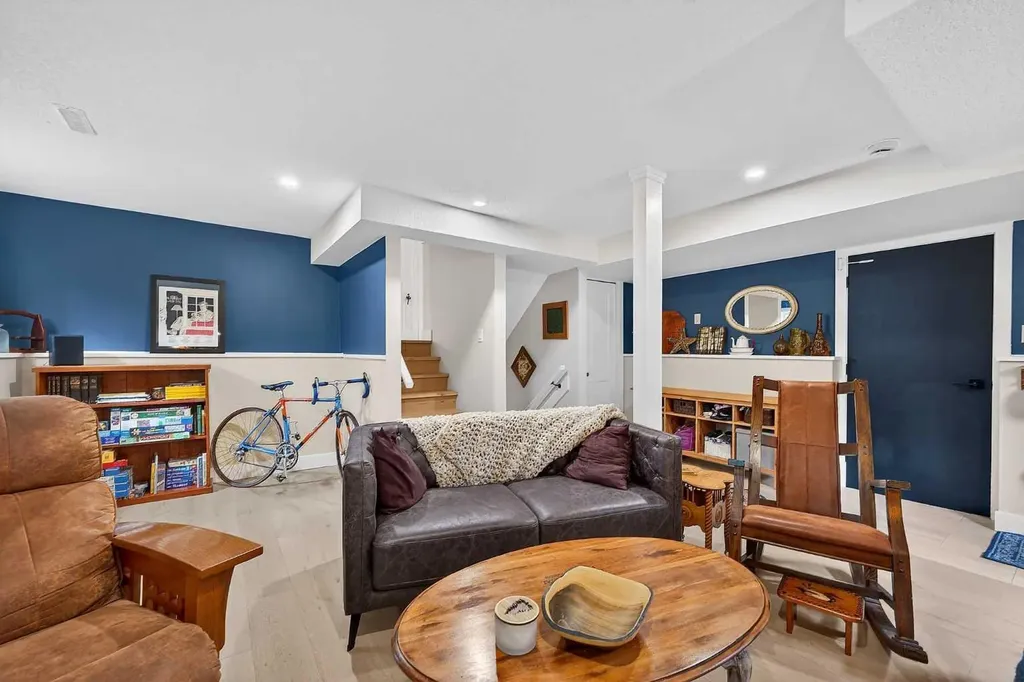 27 Bow Village Crescent NW Calgary AB T3B 4X1