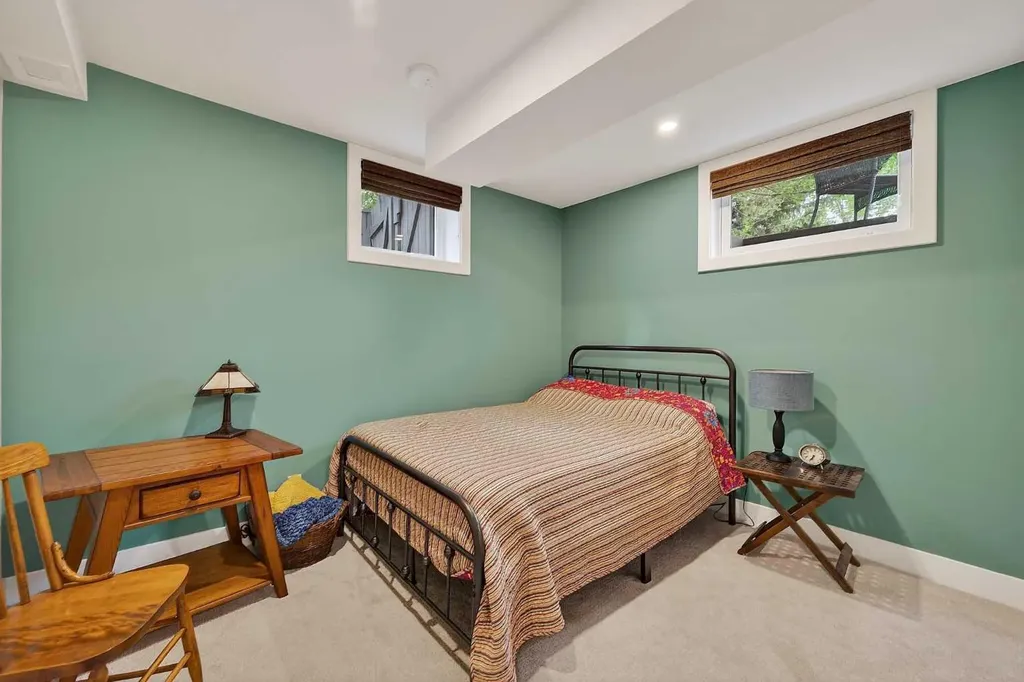 27 Bow Village Crescent NW Calgary AB T3B 4X1