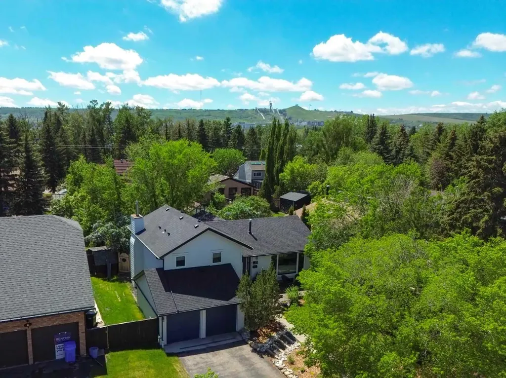 27 Bow Village Crescent NW Calgary AB T3B 4X1