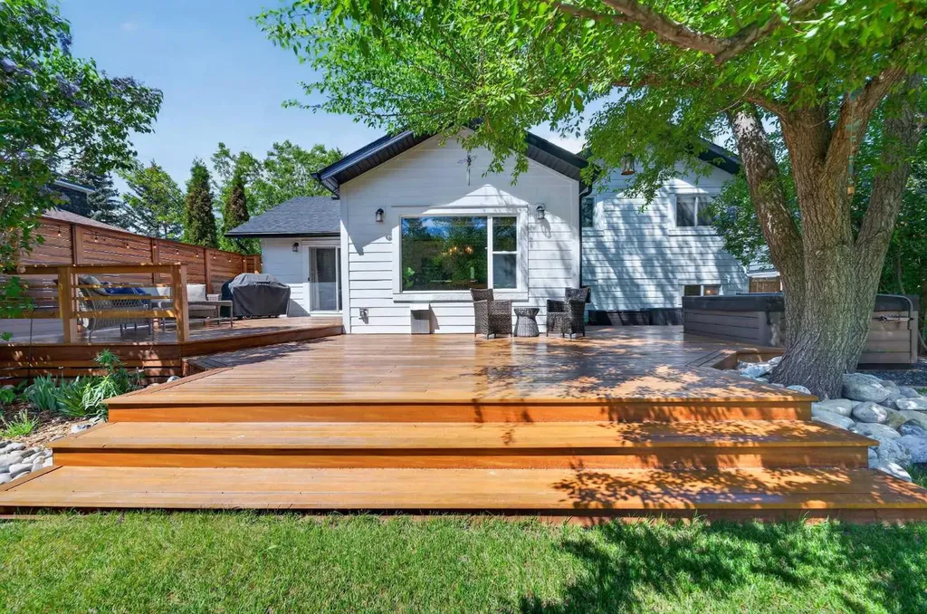27 Bow Village Crescent NW Calgary AB T3B 4X1