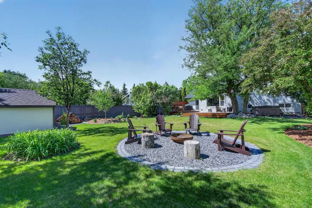 27 Bow Village Crescent NW Calgary AB T3B 4X1