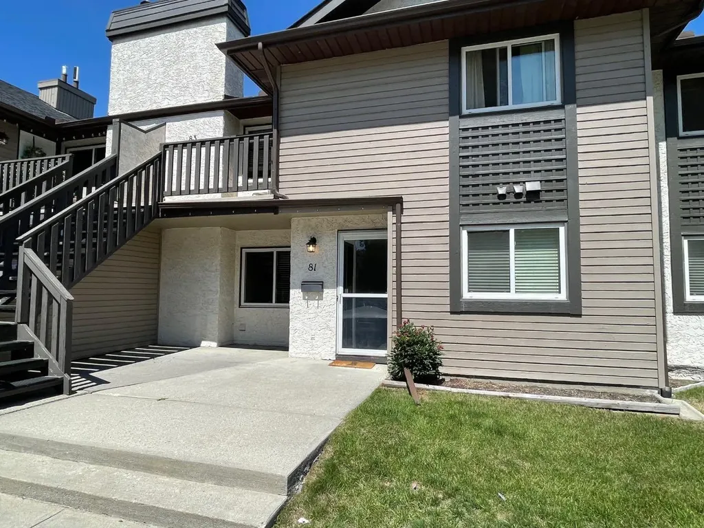 81 Cedar Springs Gardens SW Calgary AB T2W 5J9