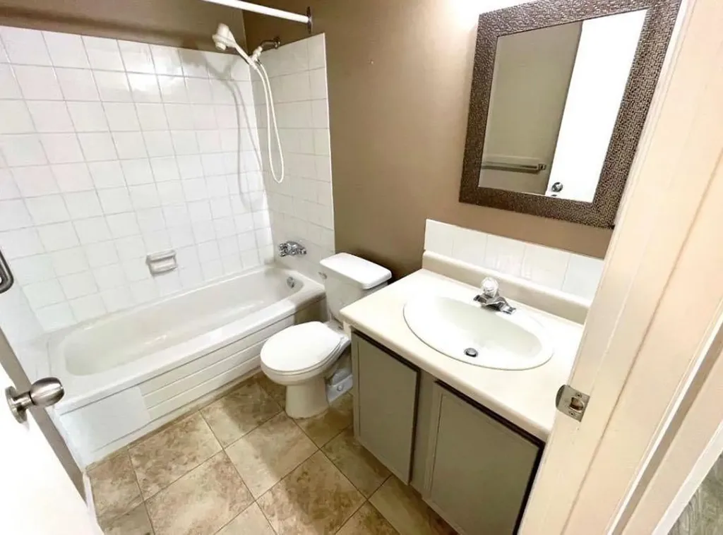 81 Cedar Springs Gardens SW Calgary AB T2W 5J9