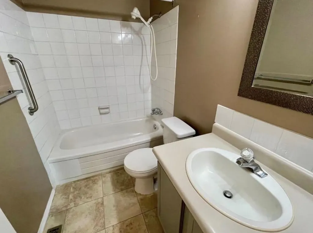 81 Cedar Springs Gardens SW Calgary AB T2W 5J9