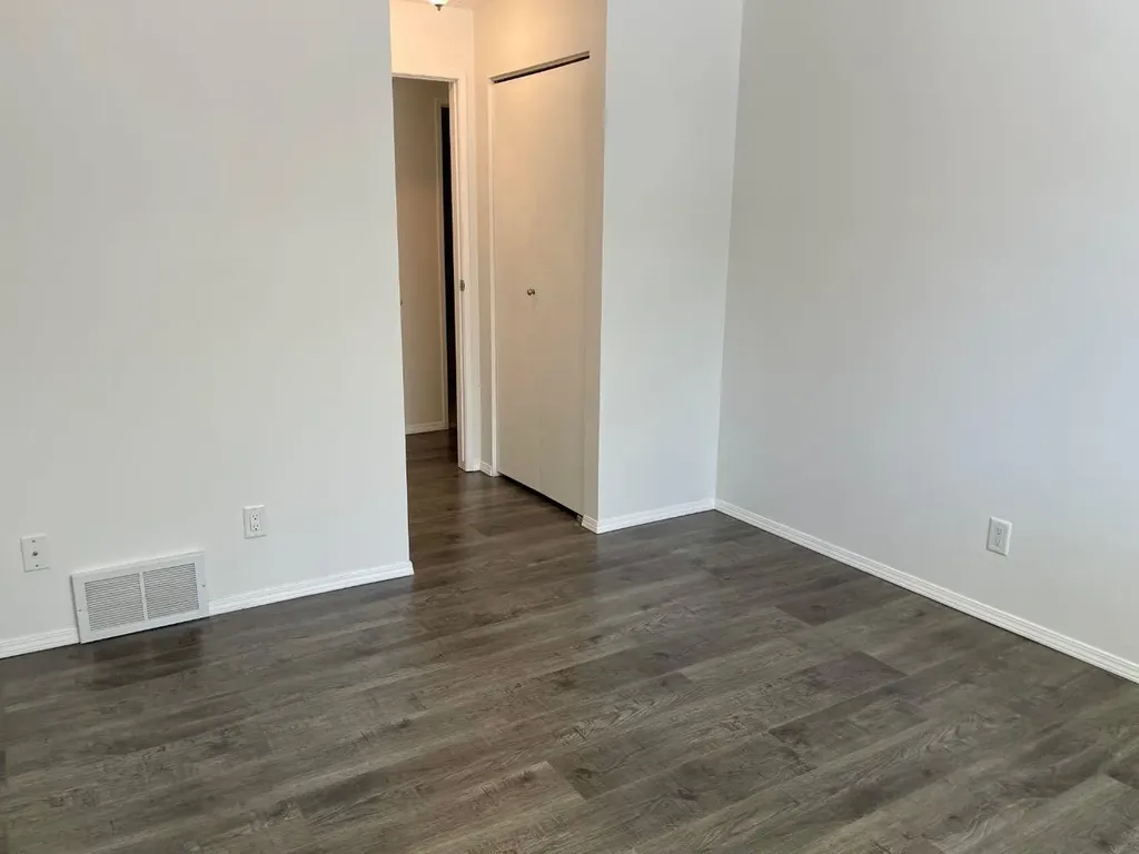 81 Cedar Springs Gardens SW Calgary AB T2W 5J9